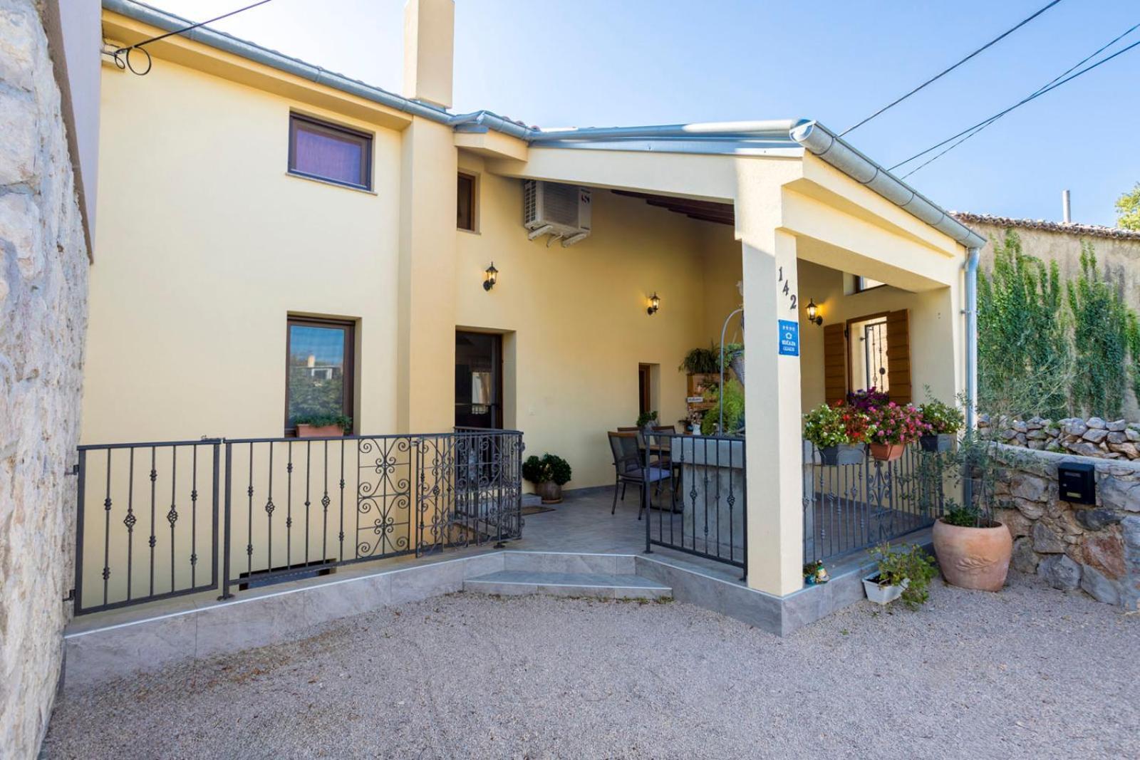 Holiday Home Svjetlana Risika Luaran gambar